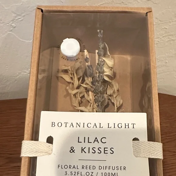 Lilac Reed Diffuser - Picture 4 of 4